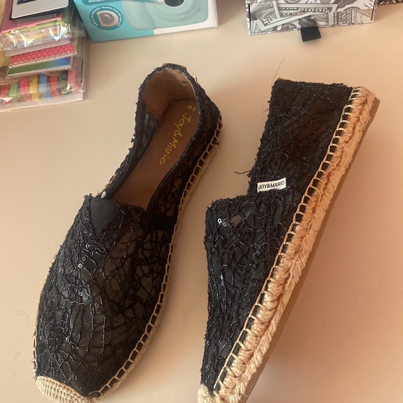 Black flats. - Picture 4 of 4